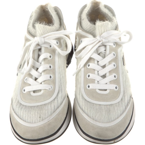 Chanel 2019 interlocking CC logo sneaker - Picture 4 of 7